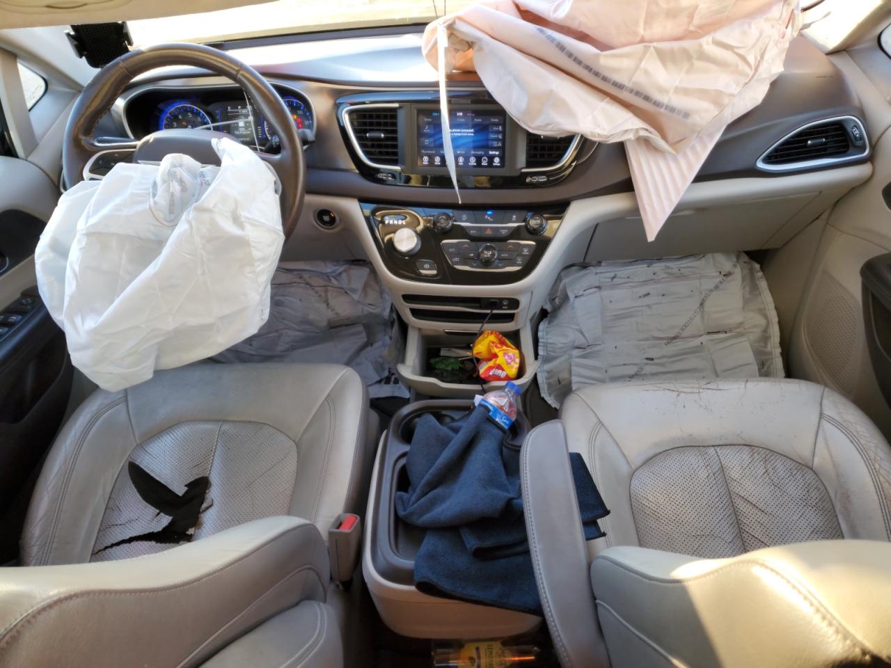 2018 Chrysler Pacifica Touring L VIN: 2C4RC1BG2JR142601 Lot: 91819665