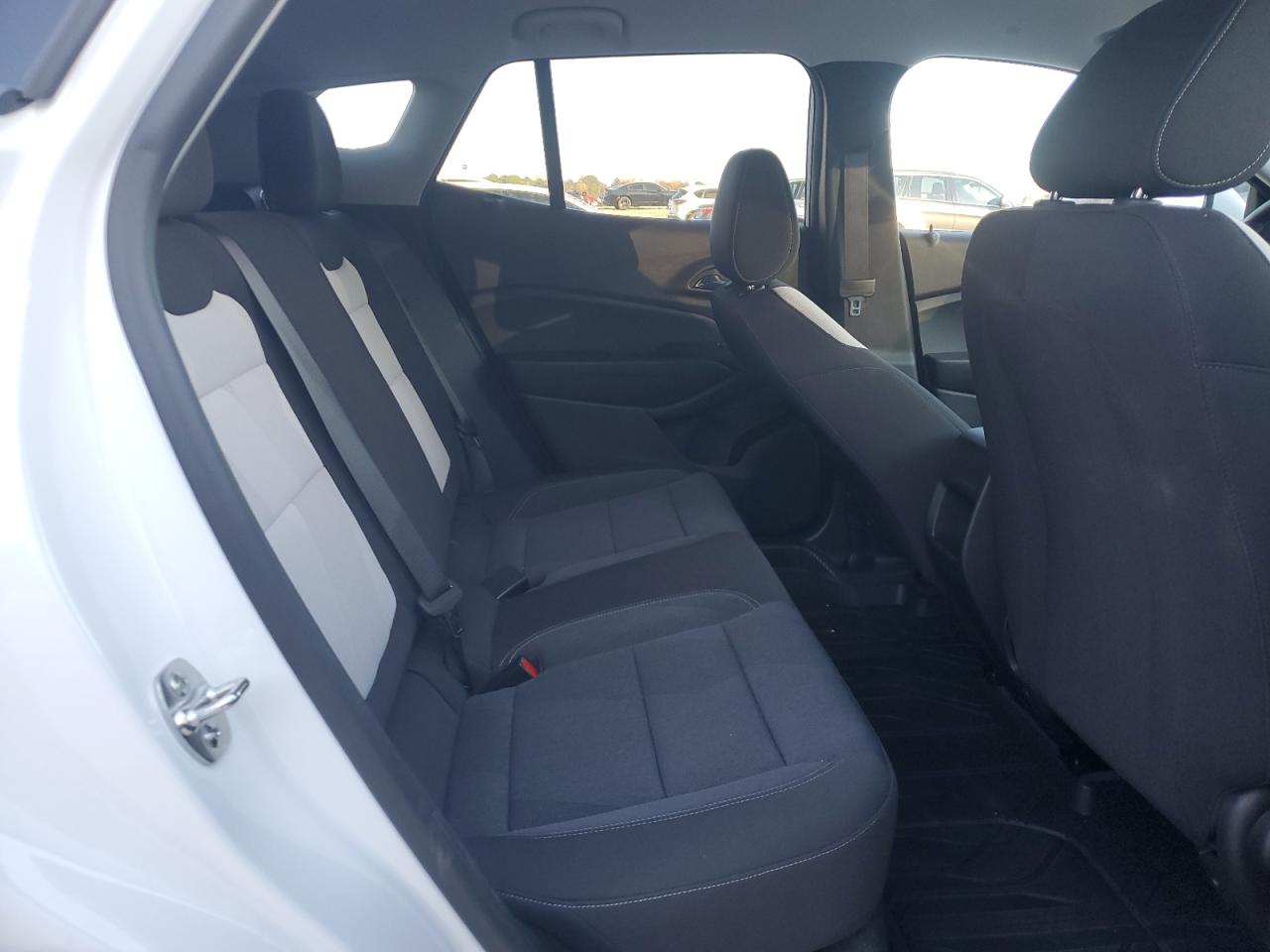 2025 Chevrolet Trax Ls VIN: KL77LFEPXSC333268 Lot: 92024765