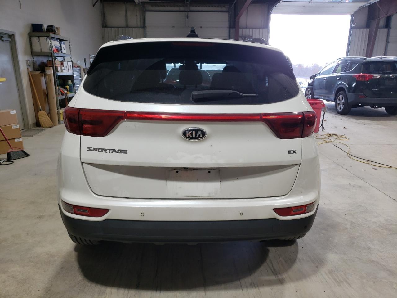 2018 Kia Sportage Ex VIN: KNDPNCAC2J7356128 Lot: 92933565