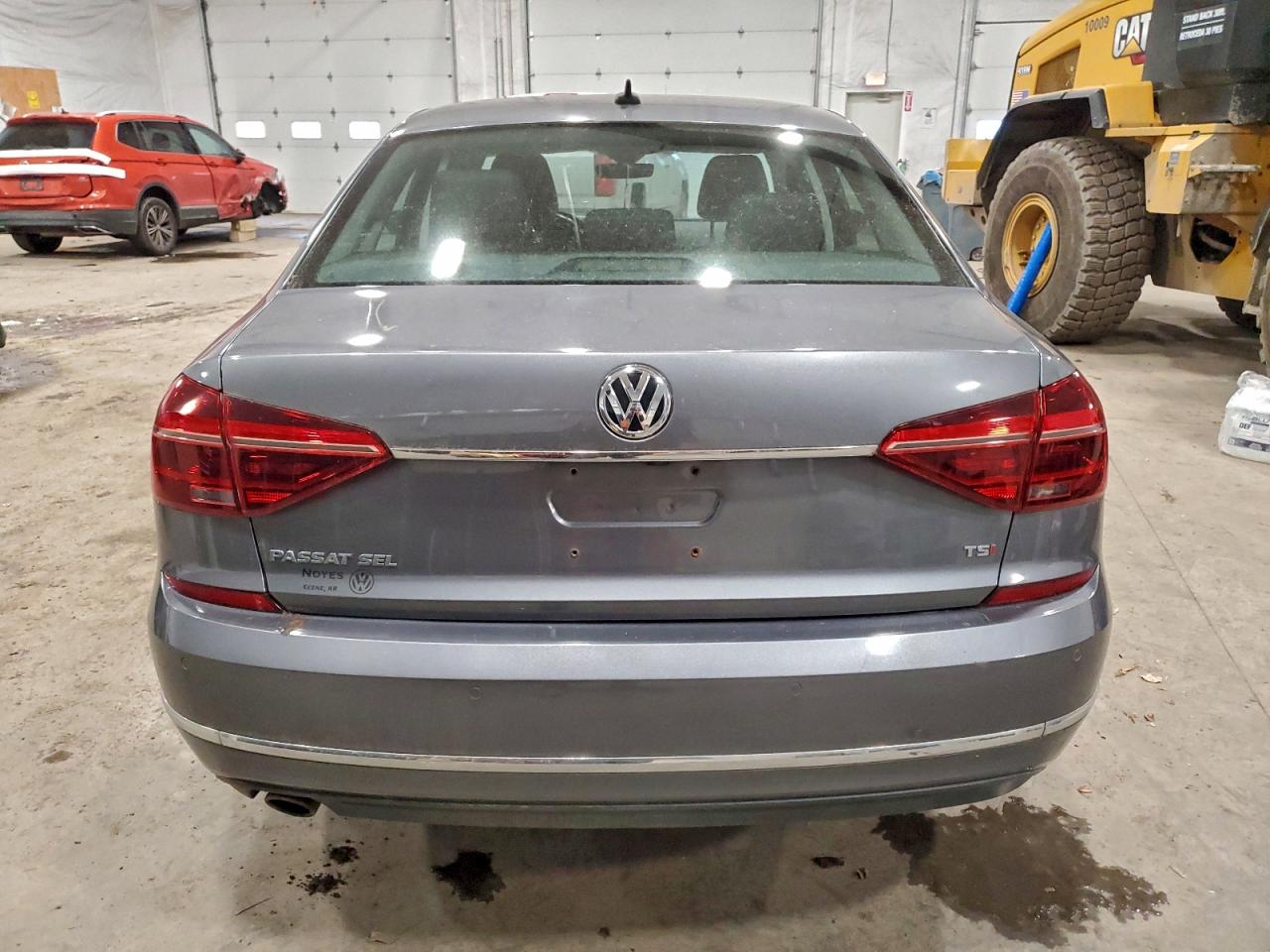 2017 Volkswagen Passat Sel Premium VIN: 1VWCT7A37HC027757 Lot: 94681965
