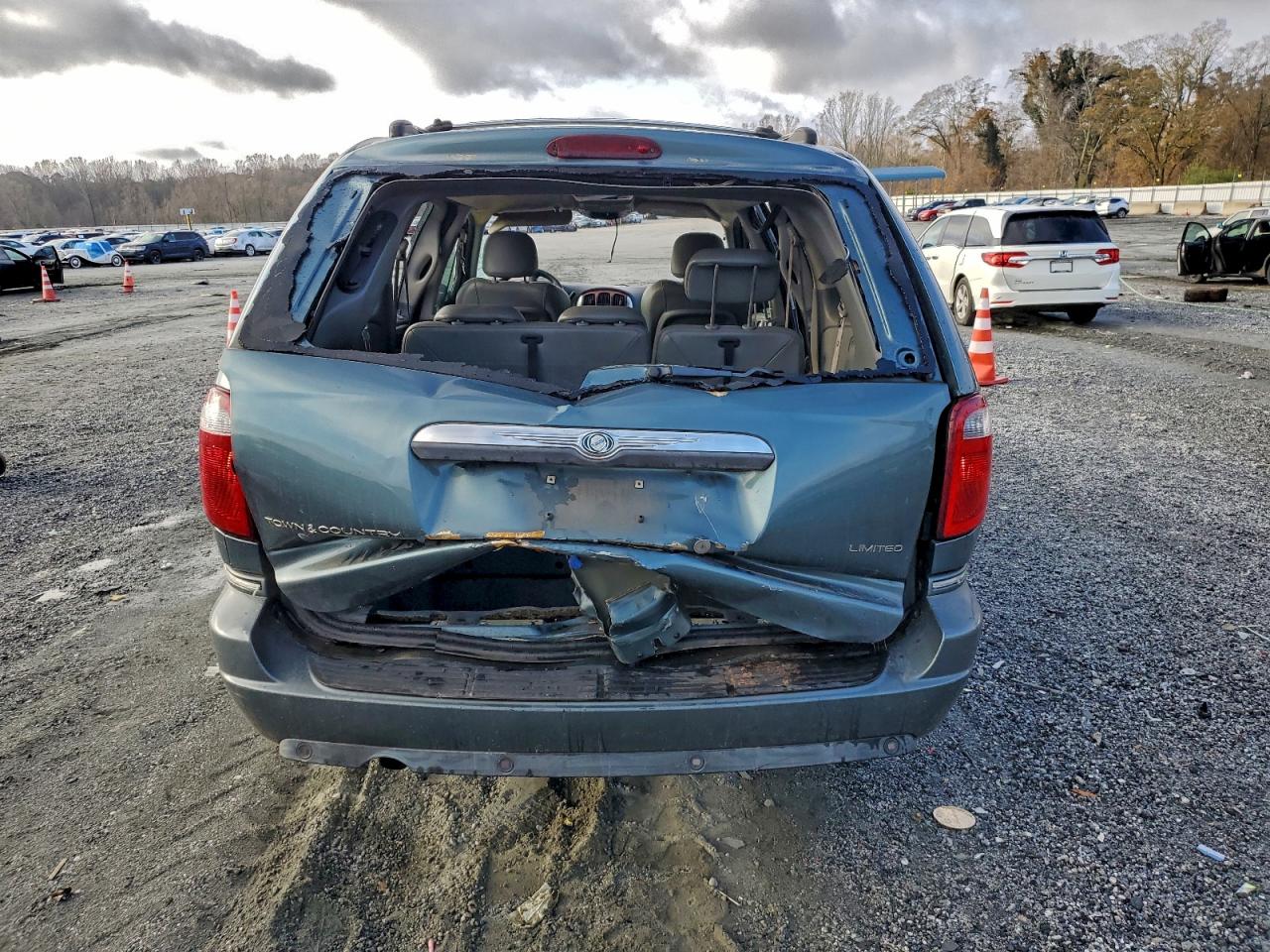 2005 Chrysler Town & Country Limited VIN: 2C8GP64L75R257816 Lot: 93820455