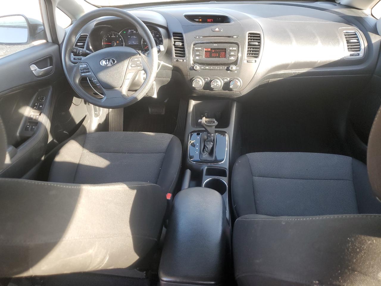 2018 Kia Forte Lx VIN: 3KPFK4A71JE218626 Lot: 92942795