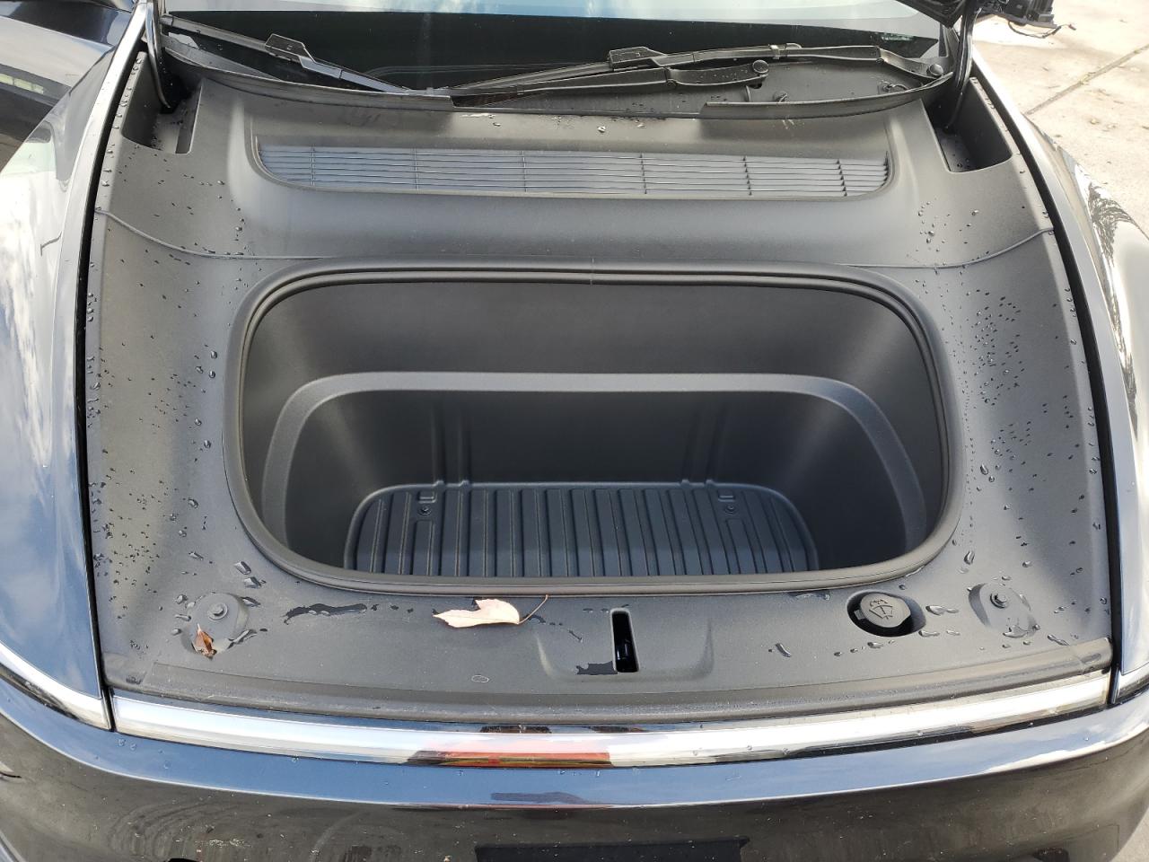 2026 Tesla Model Y VIN: 7SAYGDED1TF429187 Lot: 93100485