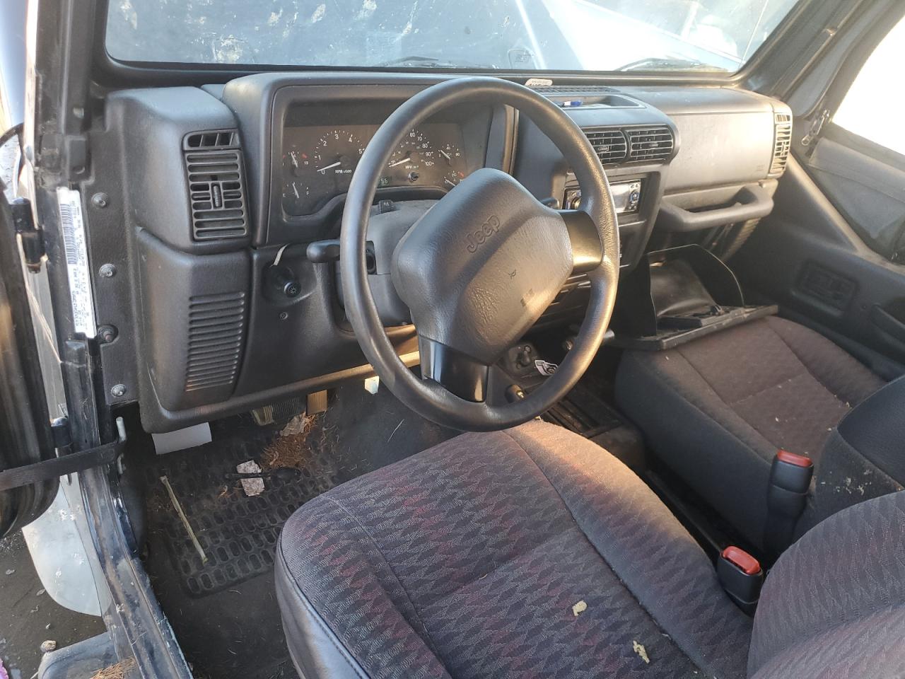 2000 Jeep Wrangler / Tj Se VIN: 1J4FA29P9YP720025 Lot: 92681625