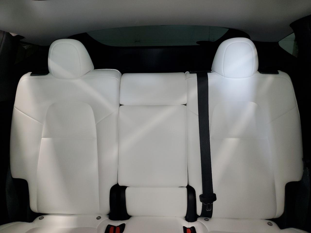 2024 Tesla Model Y VIN: 7SAYGDEE2RA278794 Lot: 92500895