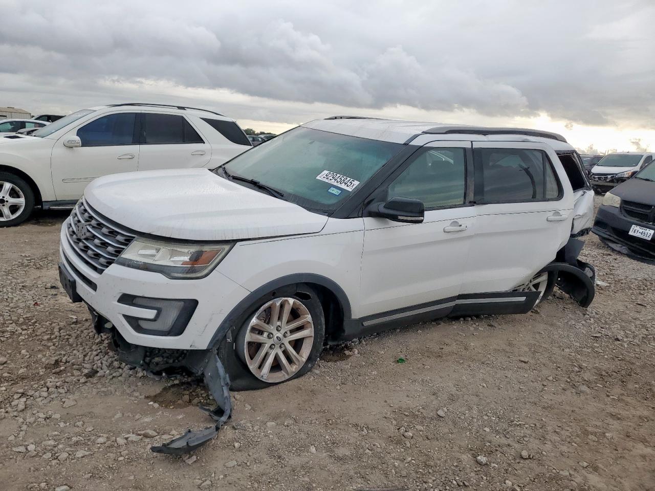 2017 Ford Explorer Xlt VIN: 1FM5K7D81HGB30327 Lot: 92945845