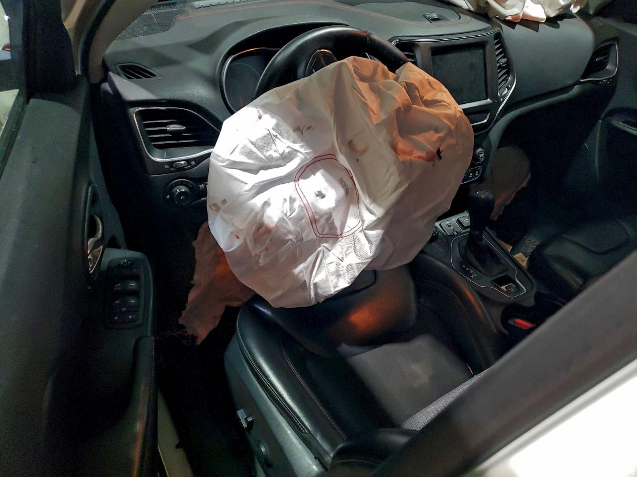 2019 Jeep Cherokee Trailhawk VIN: 1C4PJMBX0KD137142 Lot: 94336725