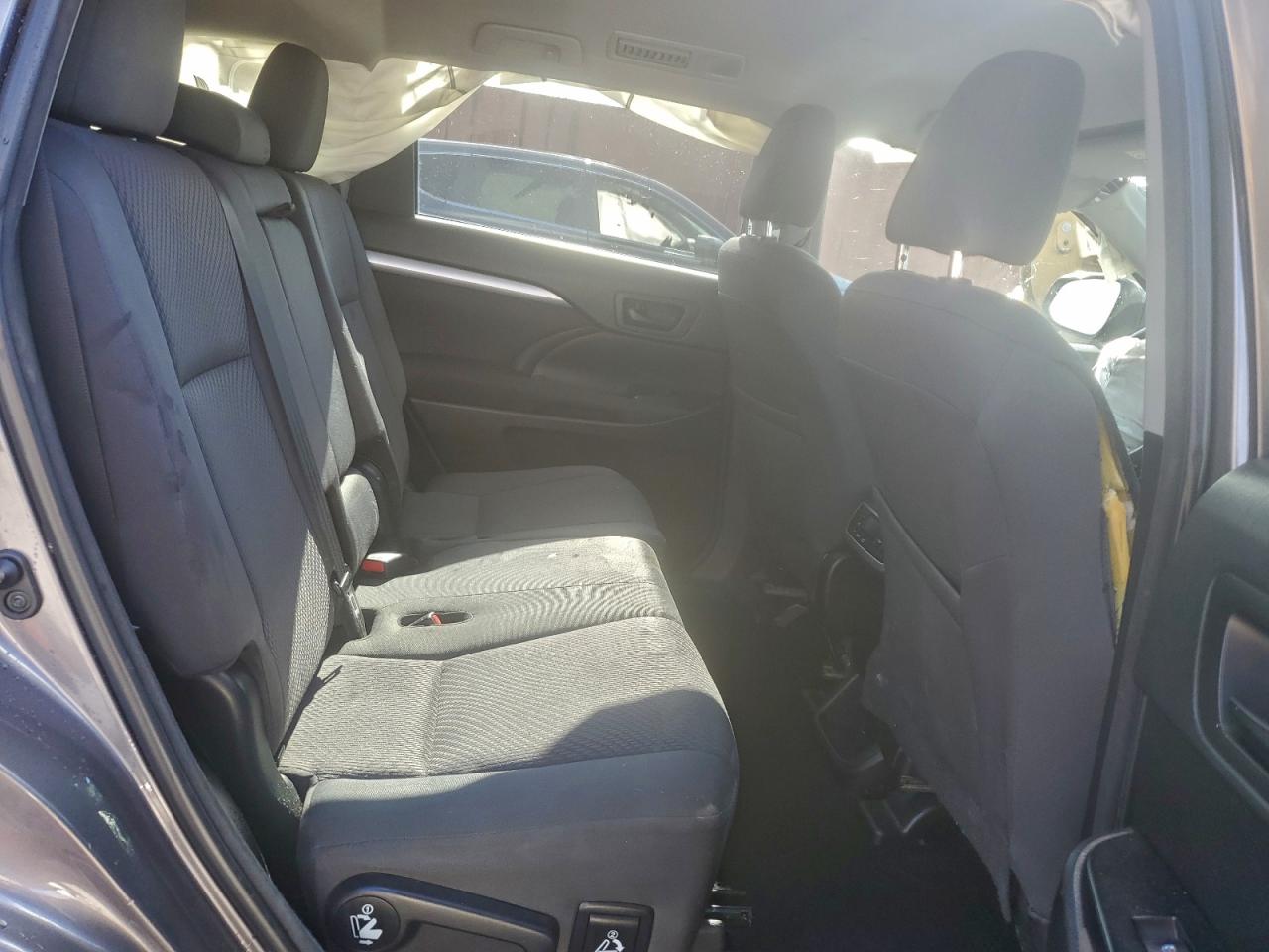 2018 Toyota Highlander Le VIN: 5TDZZRFH2JS250854 Lot: 94503565