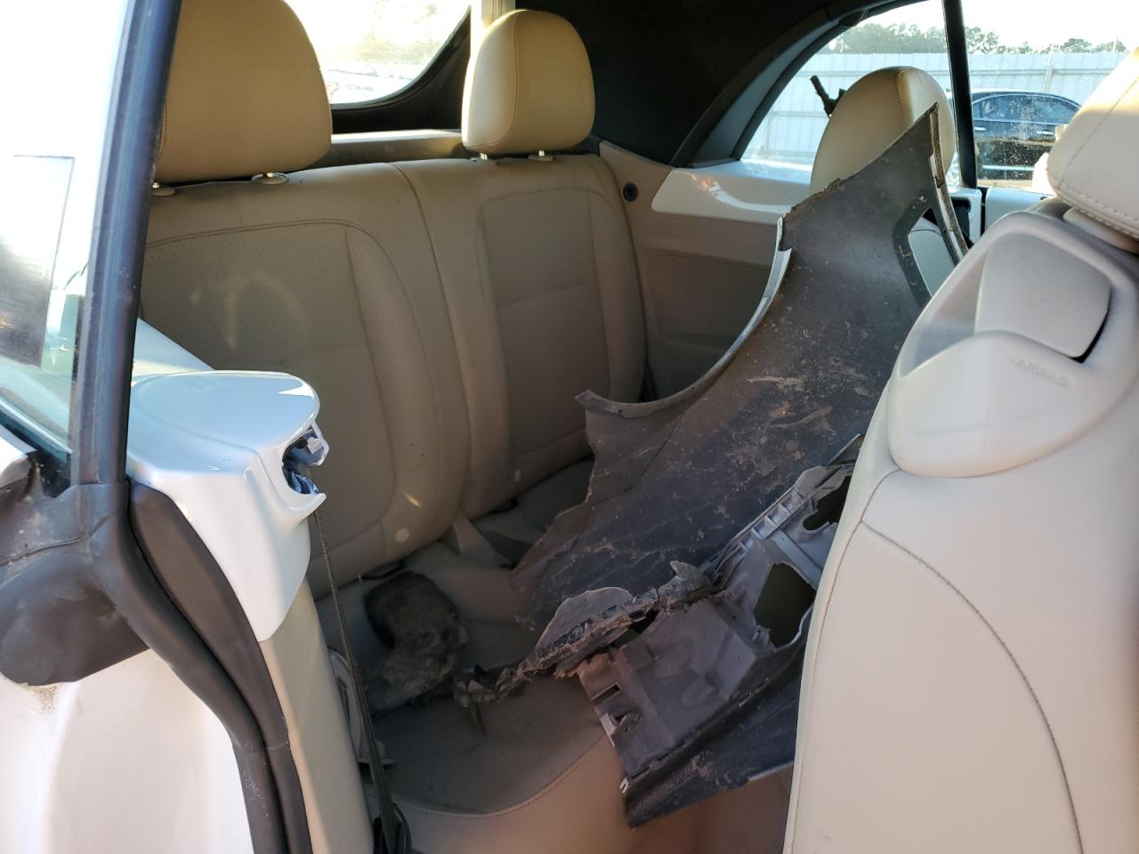 2015 Volkswagen Beetle 1.8T VIN: 3VW507AT5FM804031 Lot: 92644145