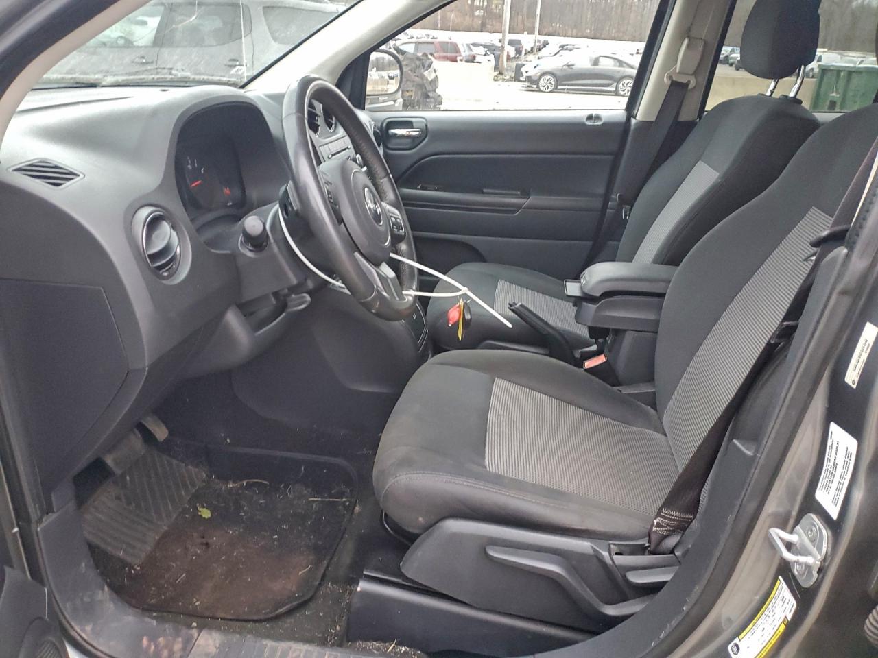 2013 Jeep Compass Latitude VIN: 1C4NJDEB0DD221942 Lot: 93750595