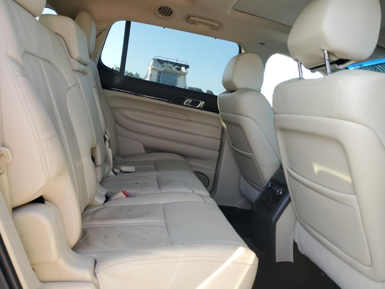 2018 Lincoln Mkt VIN: 2LMHJ5AT2JBL00063 Lot: 93078025