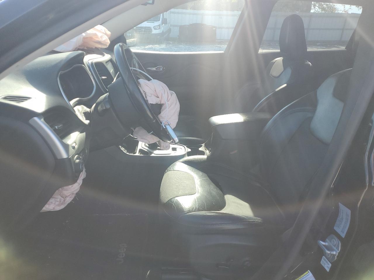 2018 Jeep Cherokee Latitude Plus VIN: 1C4PJLLB2JD504005 Lot: 91241325