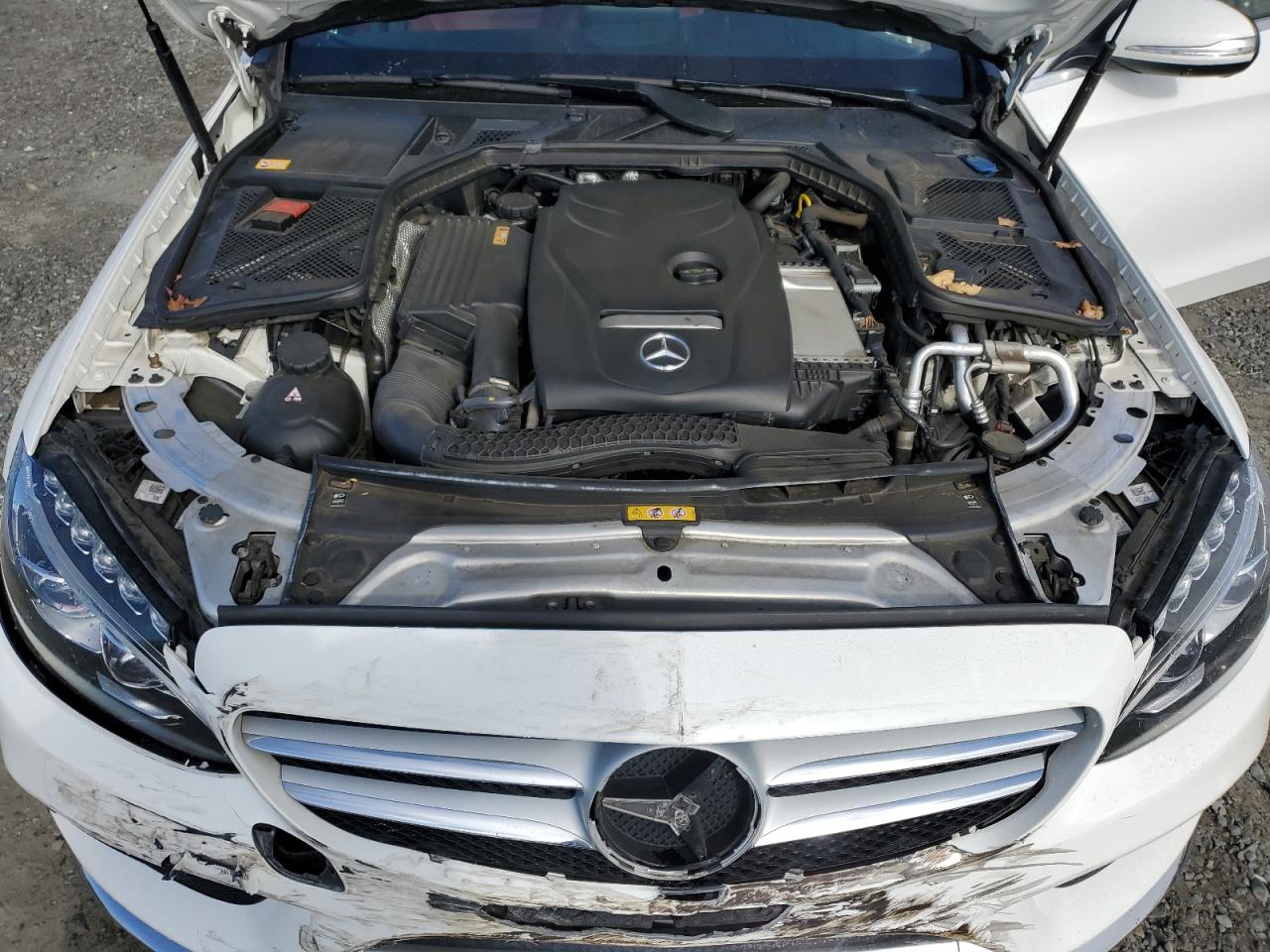 2015 Mercedes-Benz C 300 VIN: 55SWF4JB6FU061975 Lot: 91854805