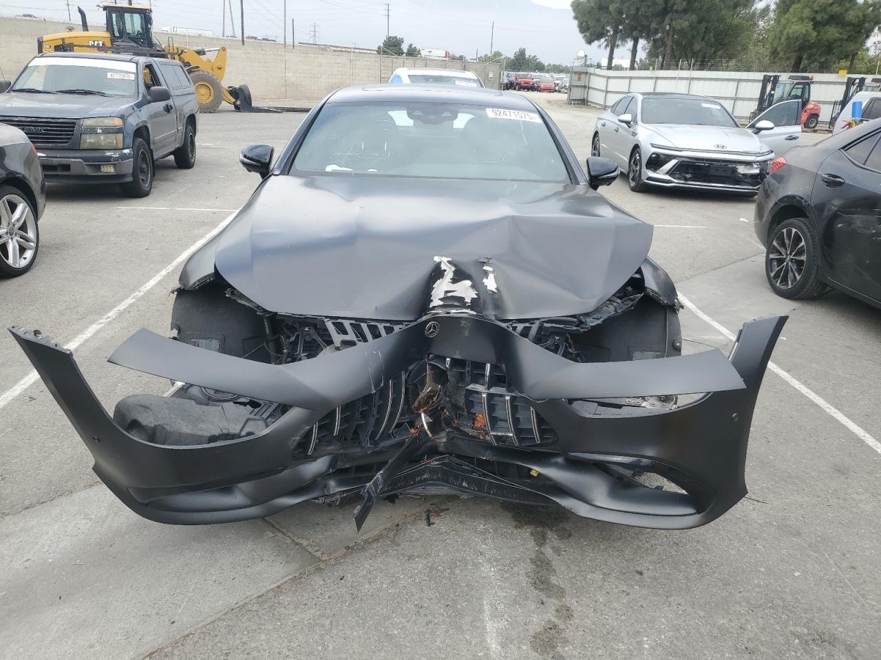 Фото: W1K7X5KB0MA039120