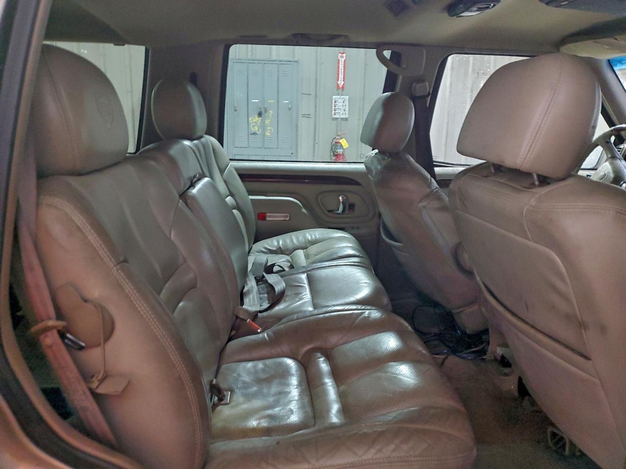 1999 Cadillac Escalade VIN: 1GYEK13R2XR418026 Lot: 92684575