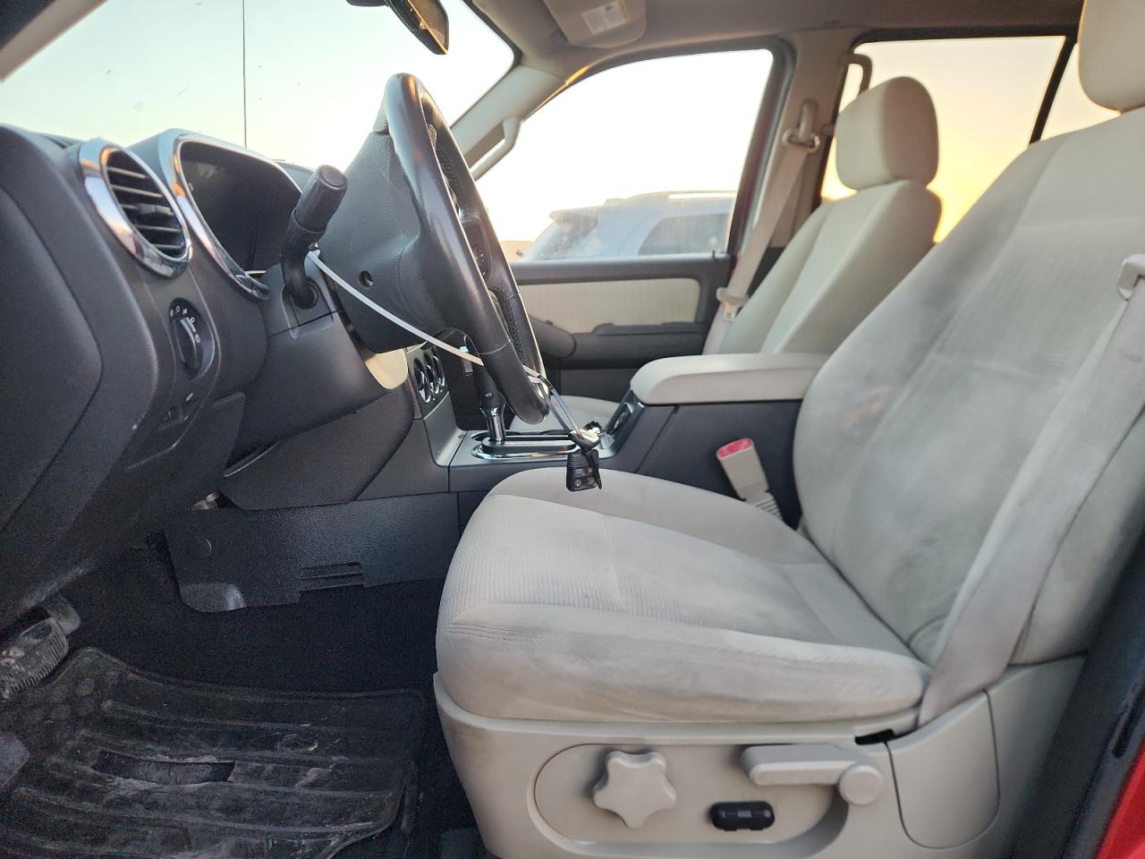 2008 Ford Explorer Xlt VIN: 1FMEU73E28UA49310 Lot: 92825505