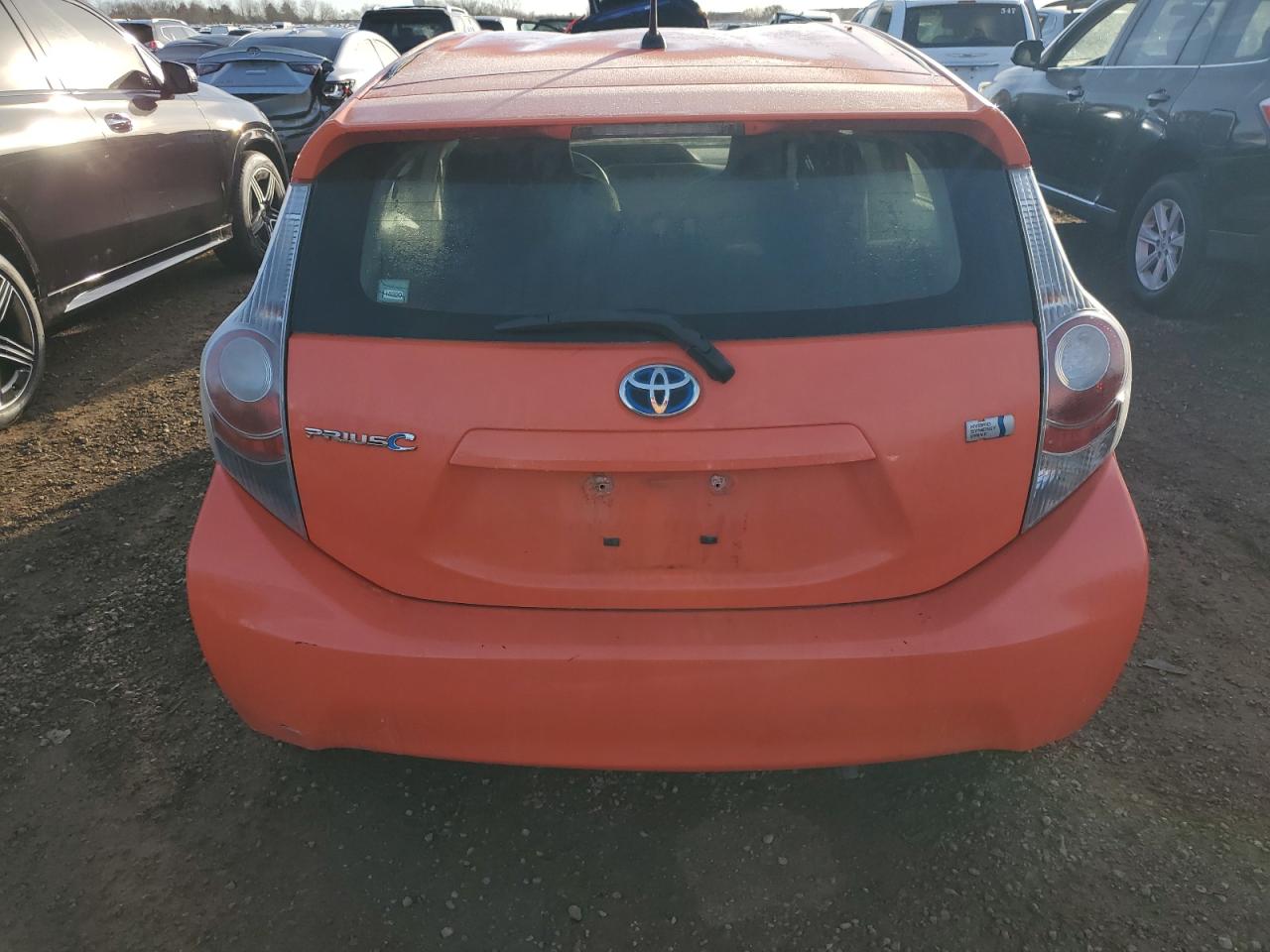 2014 Toyota Prius C VIN: JTDKDTB37E1072255 Lot: 92393245