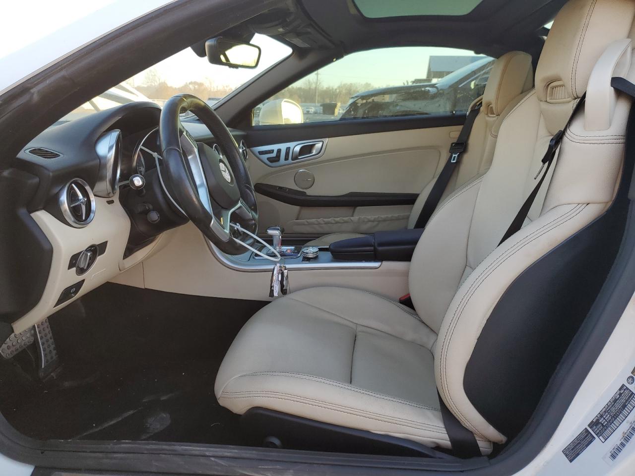 2016 Mercedes-Benz Slk 300 VIN: WDDPK3JA9GF115727 Lot: 93062495