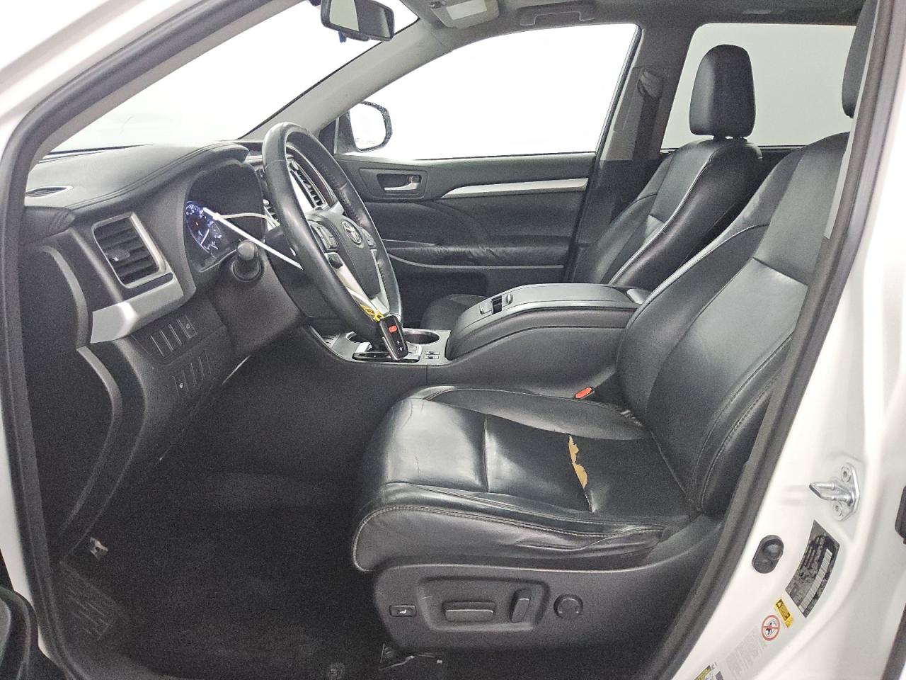 2016 Toyota Highlander Xle VIN: 5TDKKRFH8GS135979 Lot: 87215845