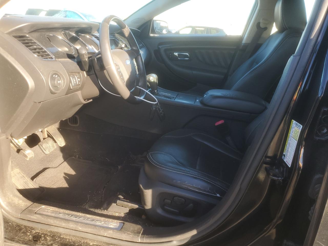 2011 Ford Taurus Limited VIN: 1FAHP2JW0BG140398 Lot: 92919255