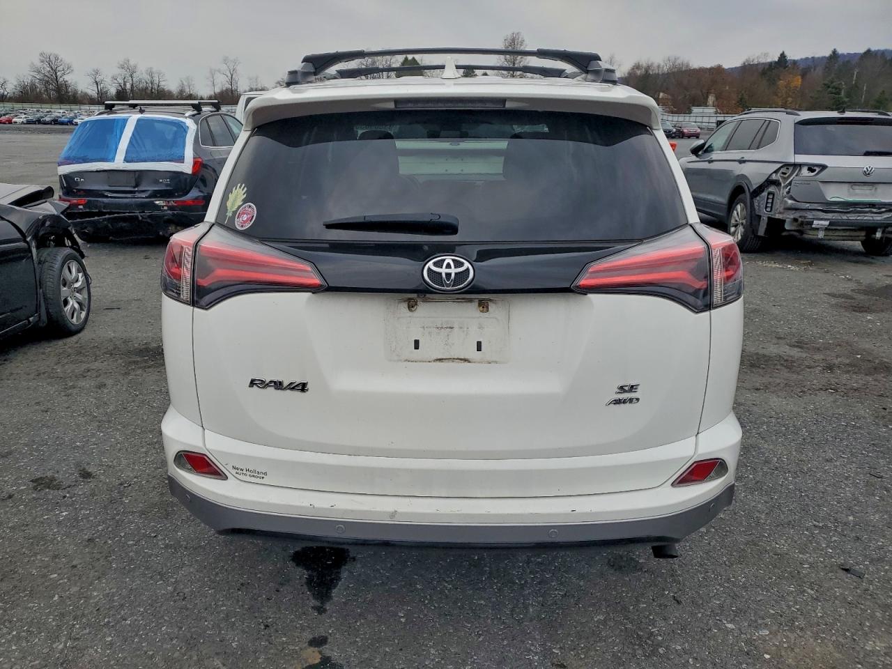 2017 Toyota Rav4 Se VIN: 2T3JFREV5HW690346 Lot: 93809635