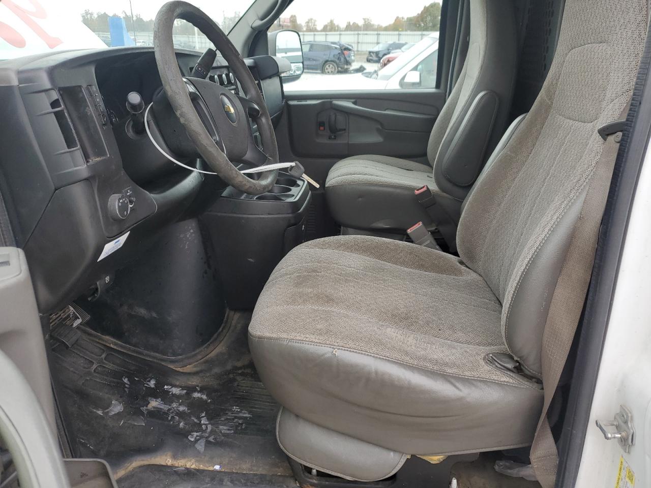 2015 Chev Express G2500 VIN: 1GCWGFCF6F1113463 Lot: 92175785