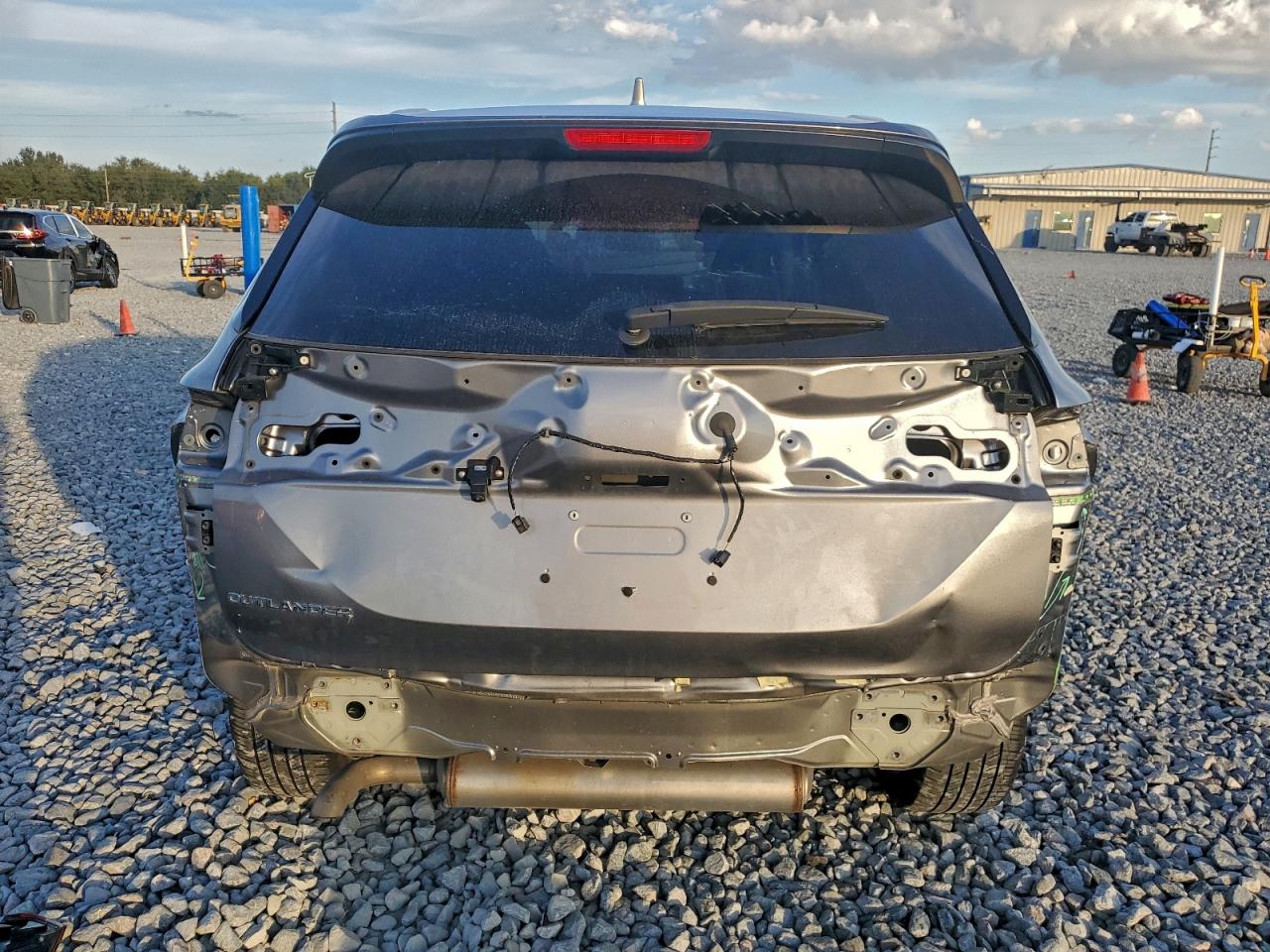 2023 Mitsubishi Outlander Se VIN: JA4J3UA87PZ055696 Lot: 94696405