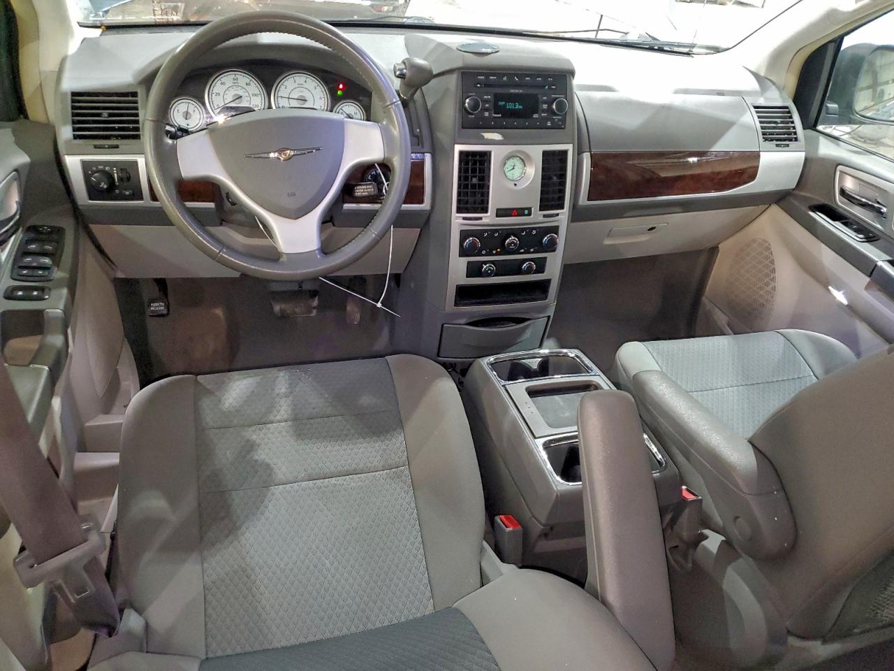 2010 Chrysler Town & Country Touring VIN: 2A4RR5D18AR300366 Lot: 94232215