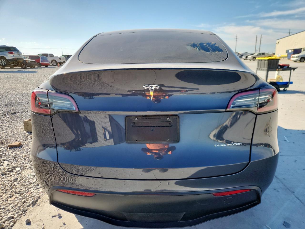 2023 Tesla Model Y VIN: 7SAYGDEE0PF887351 Lot: 94548345