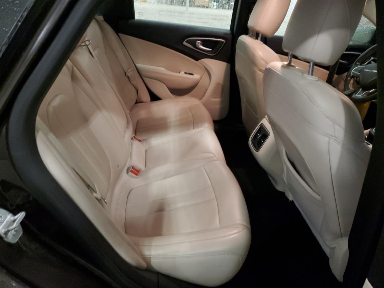 2015 Chrysler 200 C VIN: 1C3CCCCG4FN526744 Lot: 91871205