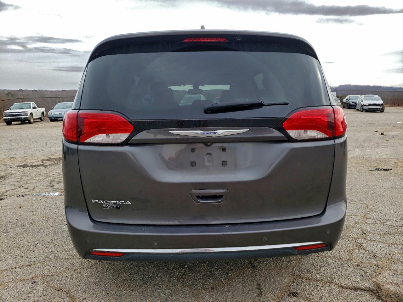 2018 Chrysler Pacifica Touring L VIN: 2C4RC1BG0JR174172 Lot: 94227715