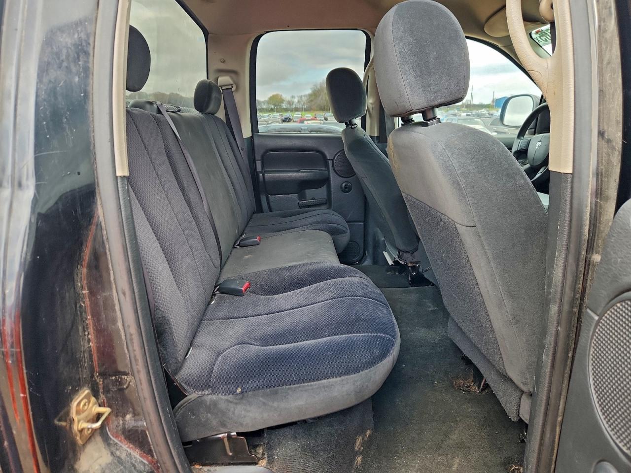 2005 Dodge Ram 1500 St VIN: 1D7HU18D45S211563 Lot: 92743705