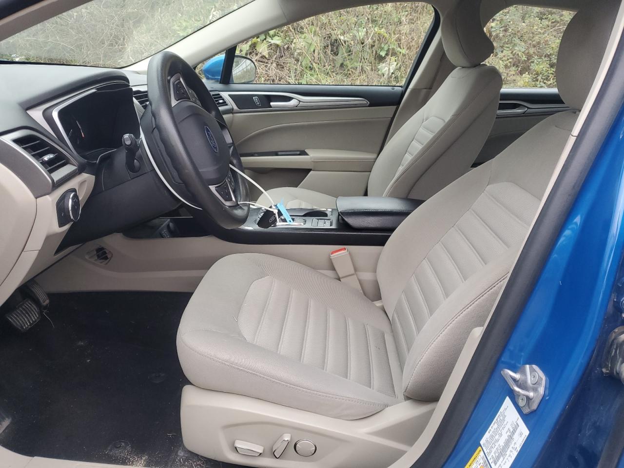 2019 Ford Fusion Se VIN: 3FA6P0LU0KR131135 Lot: 92006805