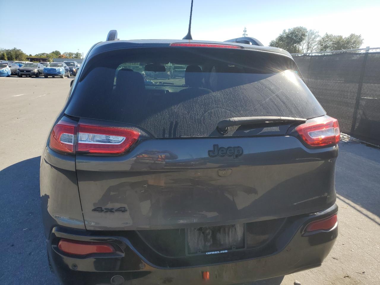 2018 Jeep Cherokee Latitude VIN: 1C4PJMCB2JD587215 Lot: 92573645