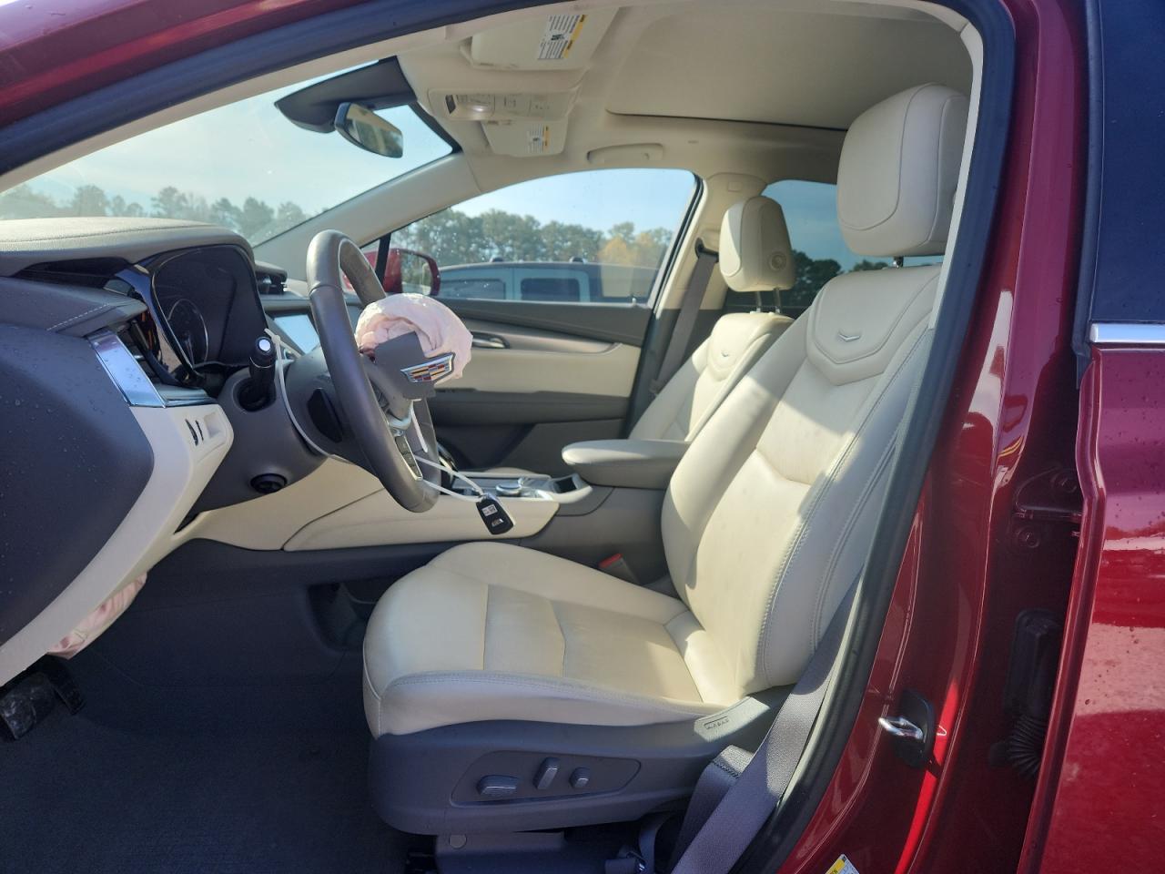 2020 Cadillac Xt5 Premium Luxury VIN: 1GYKNCRS5LZ215870 Lot: 92590595