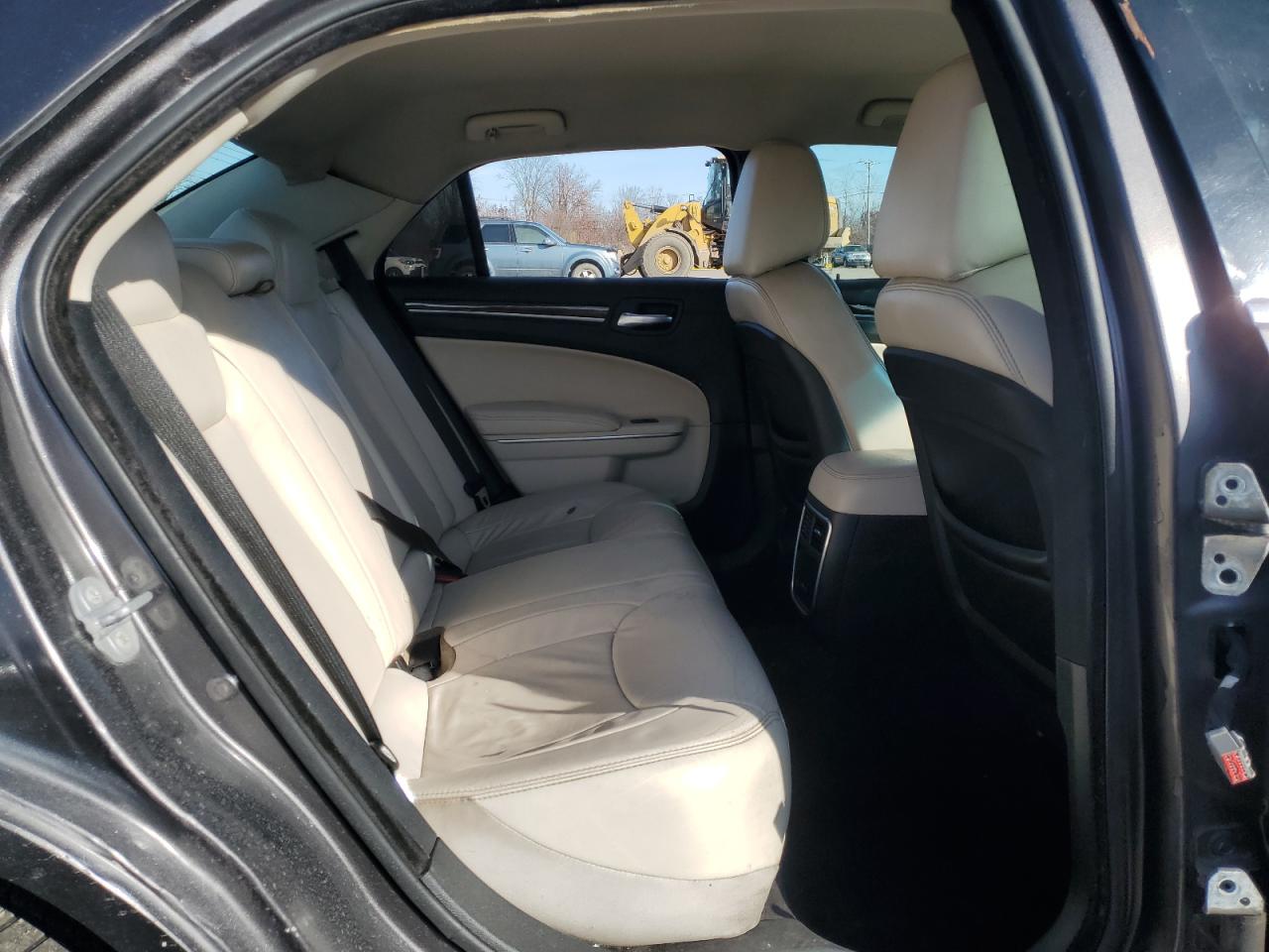 2015 Chrysler 300 Limited VIN: 2C3CCARG6FH736590 Lot: 92408795