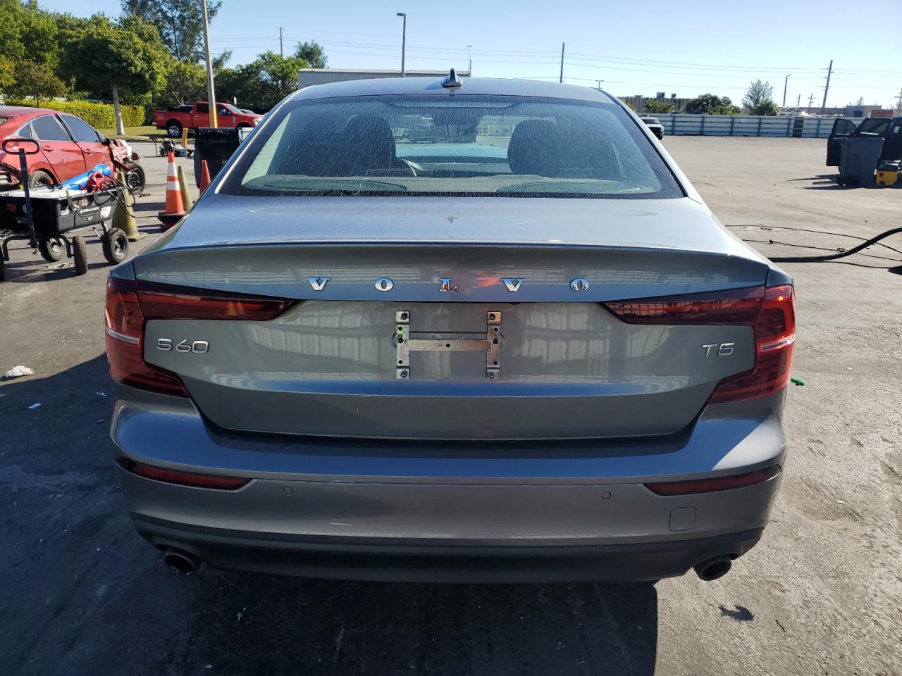 2019 Volvo S60 T5 Momentum VIN: 7JR102FK1KG014042 Lot: 93039675