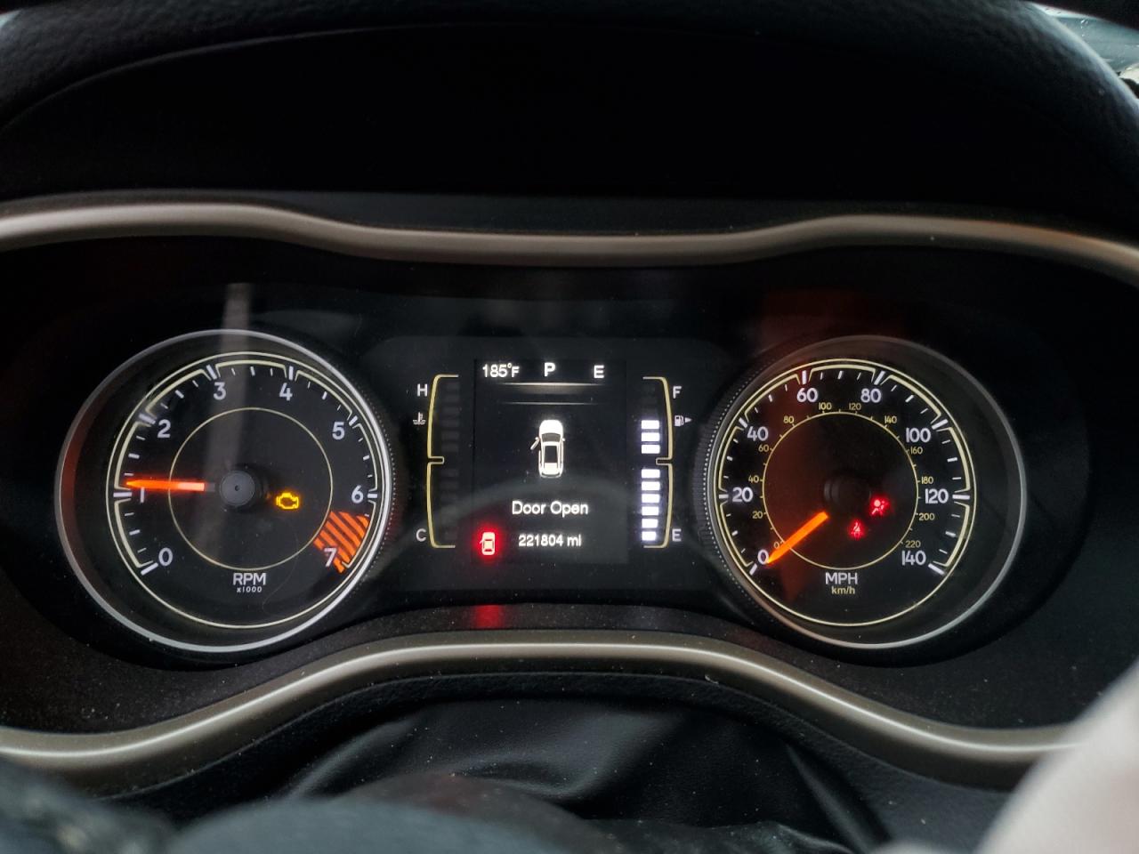 2015 Jeep Cherokee Latitude VIN: 1C4PJLCB2FW782060 Lot: 94315345