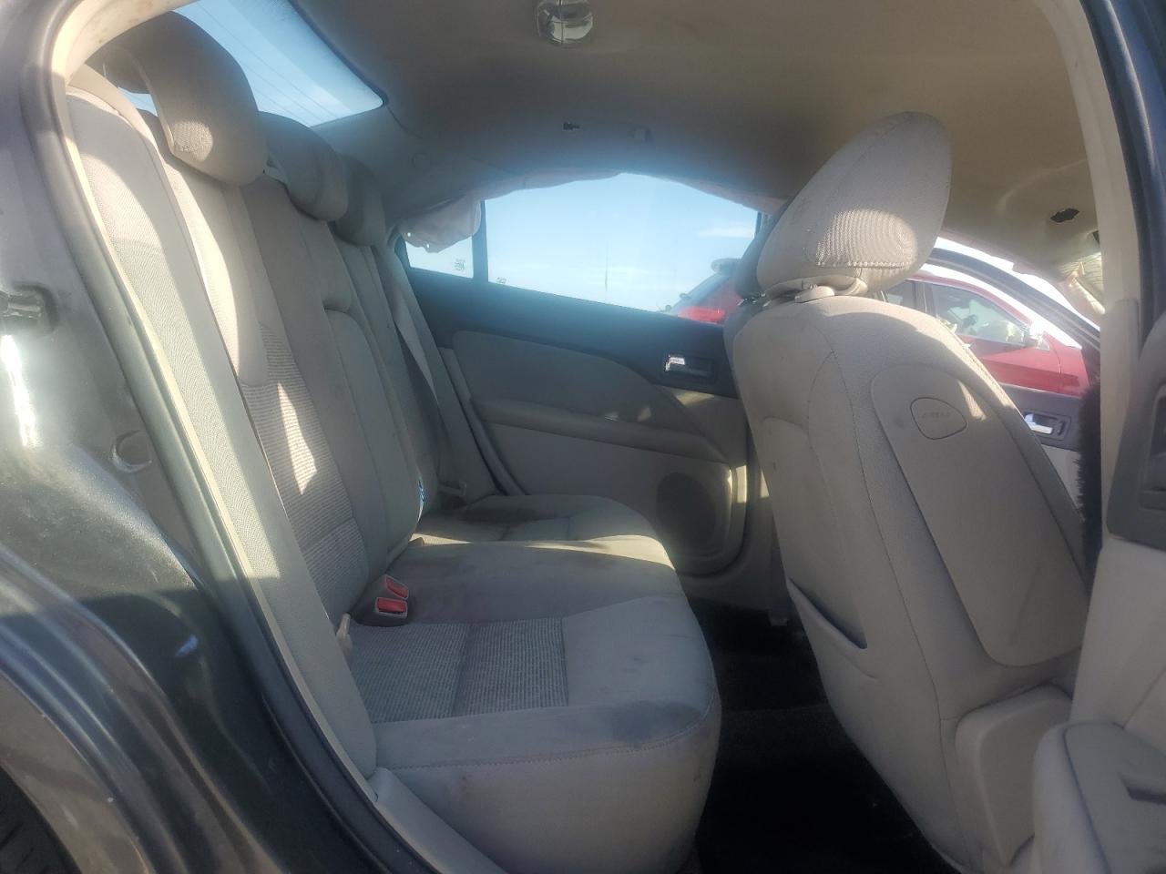 2010 Ford Fusion Se VIN: 3FAHP0HG8AR271119 Lot: 92826335