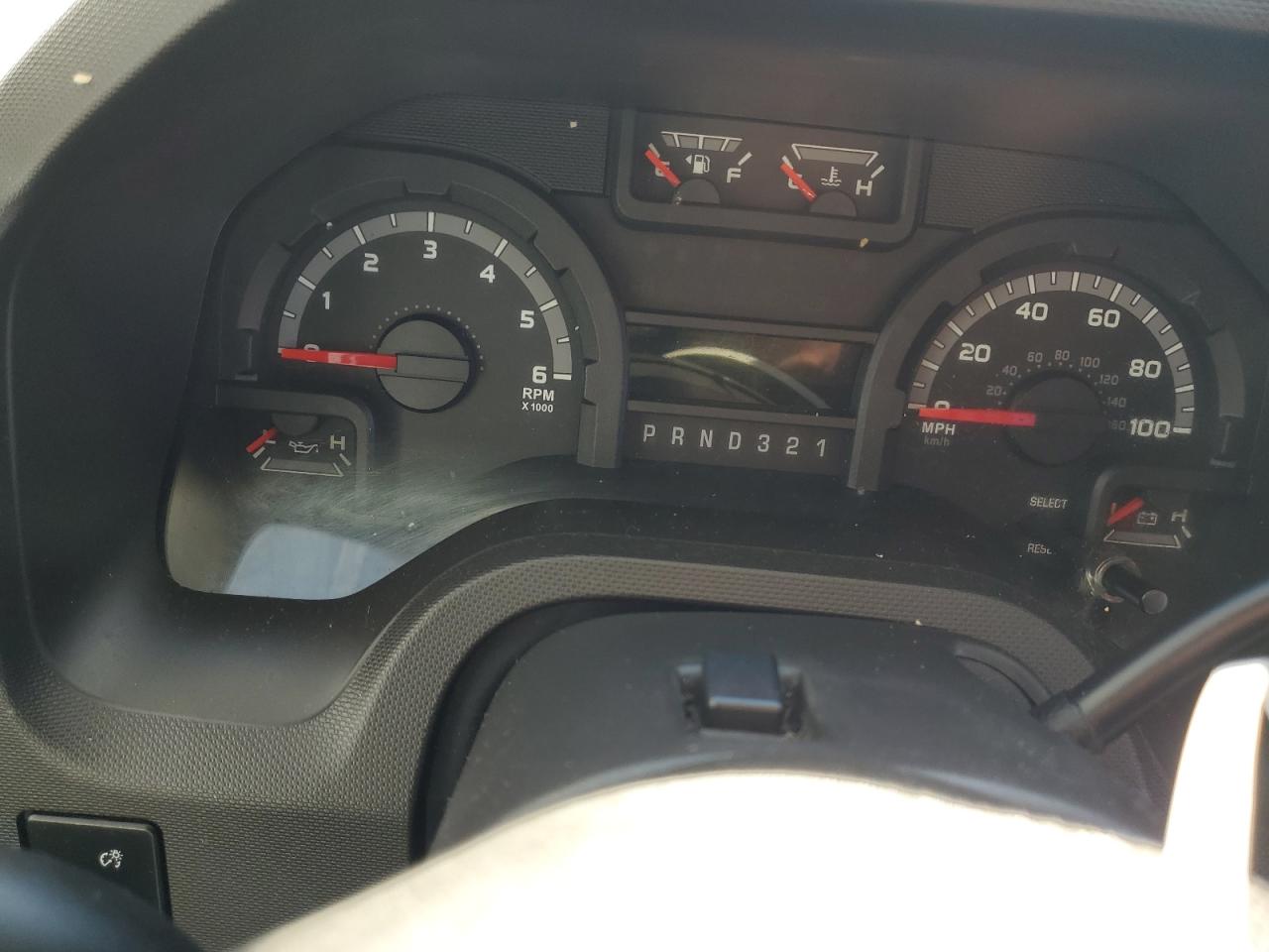 2013 Ford Econoline E350 Super Duty Cutaway Van VIN: 1FDEE3FS2DDA02750 Lot: 90652925