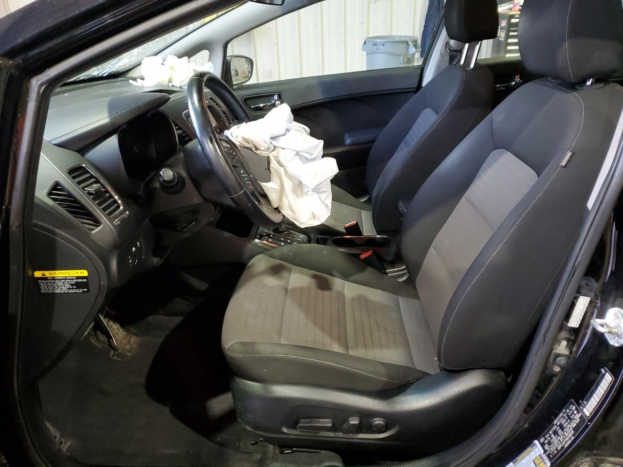 2017 Kia Forte Lx VIN: 3KPFL4A75HE038976 Lot: 92829125