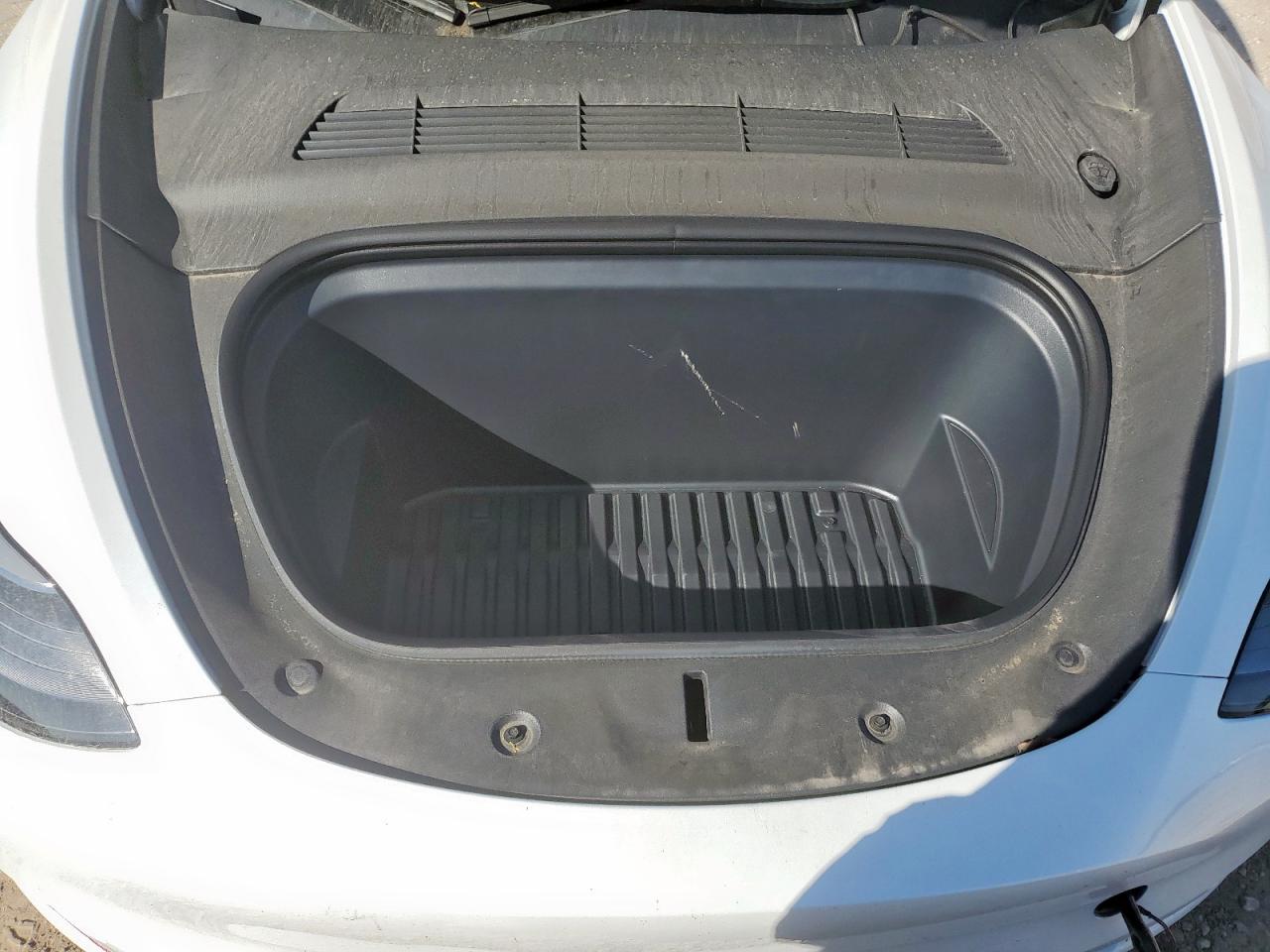 2024 Tesla Model Y VIN: 7SAYGDEE8RA278878 Lot: 91711105