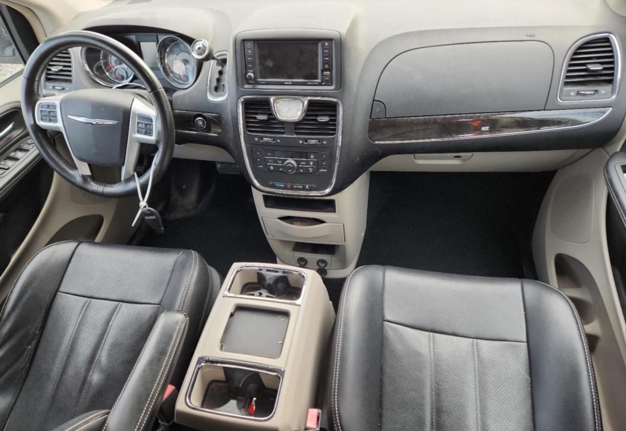 2015 Chrysler Town & Country Touring L VIN: 2C4RC1CG6FR554588 Lot: 92954905