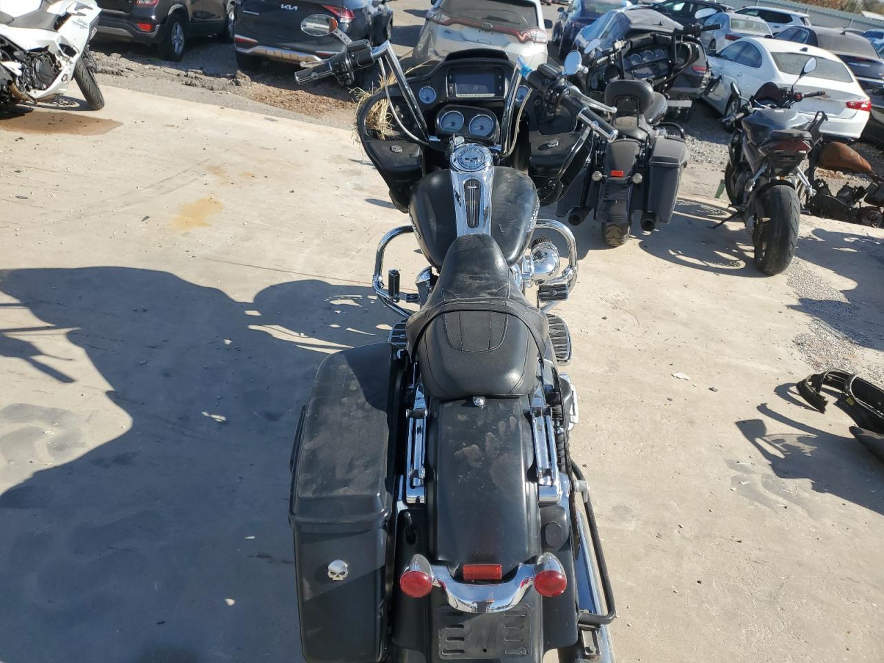 2017 Harley-Davidson Fltrxs Road Glide Special VIN: 1HD1KTC13HB691964 Lot: 93111085