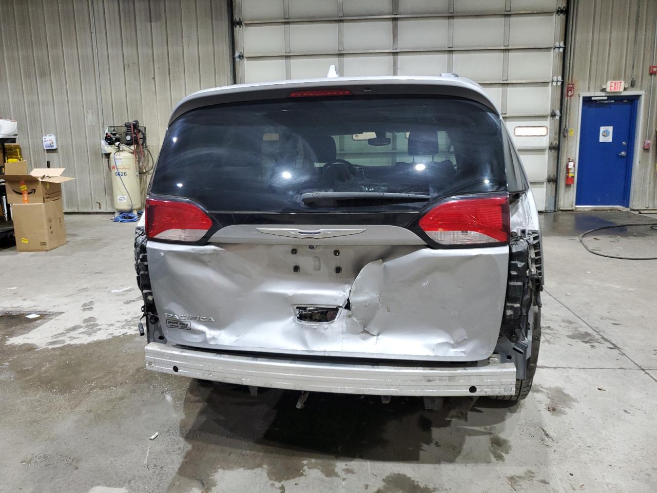 2017 Chrysler Pacifica Touring L Plus VIN: 2C4RC1EGXHR804298 Lot: 92447315