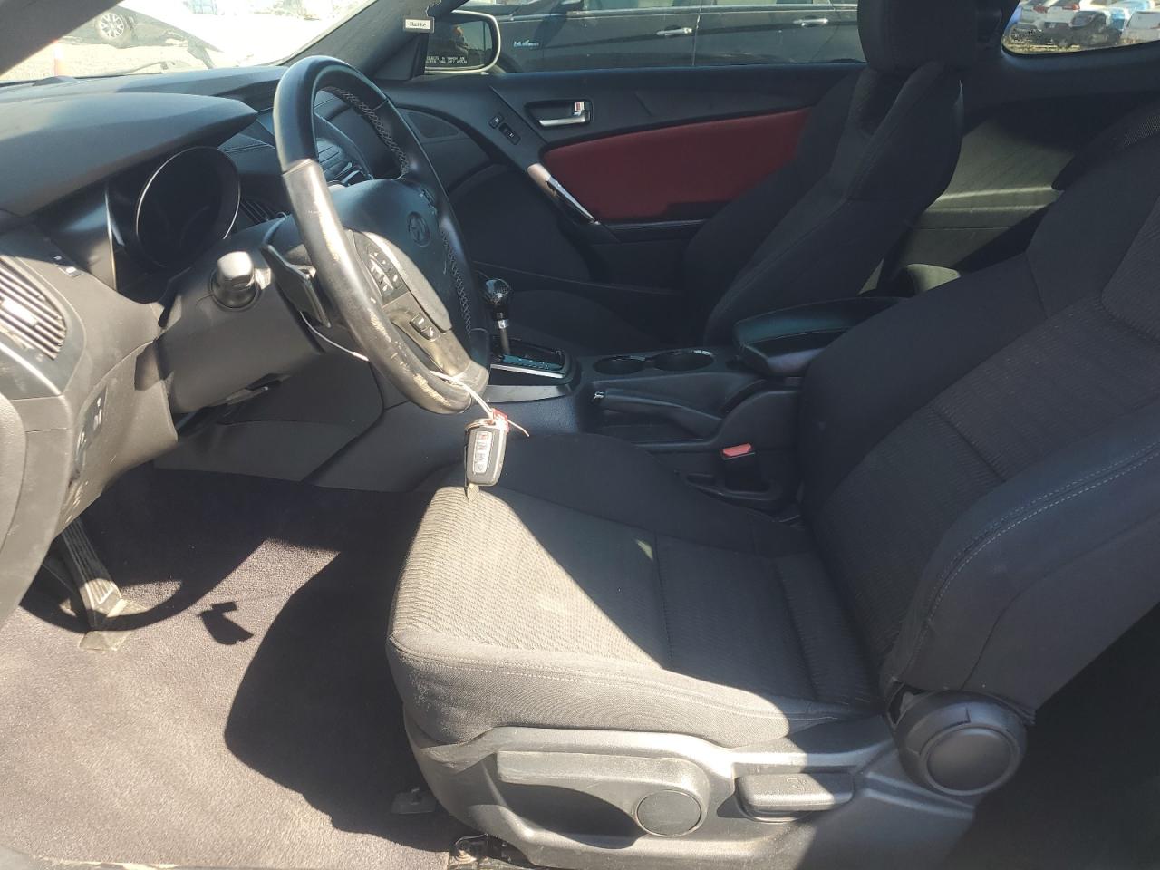 2014 Hyundai Genesis Coupe 2.0T VIN: KMHHT6KD2EU117037 Lot: 92900465