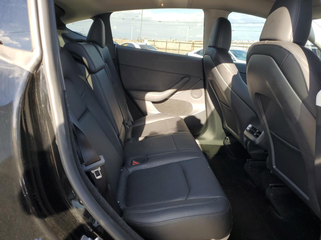 2024 Tesla Model Y VIN: 7SAYGDED2RF015540 Lot: 93544015