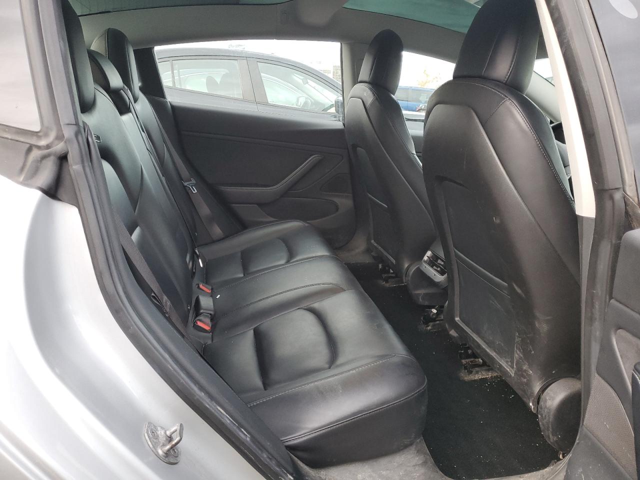 2018 Tesla Model 3 VIN: 5YJ3E1EA2JF095735 Lot: 85682985