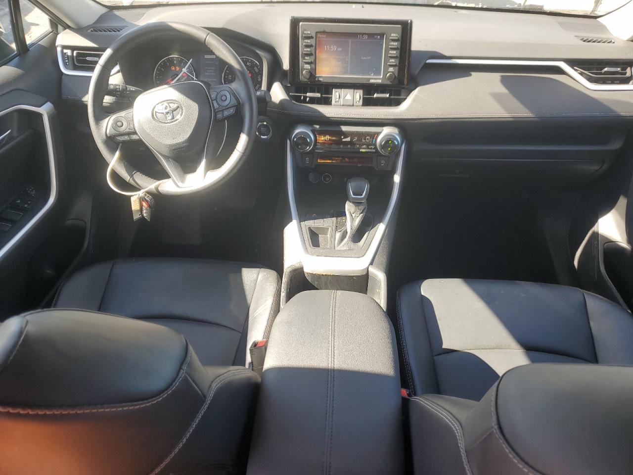 2022 Toyota Rav4 Xle Premium VIN: 2T3C1RFV4NW220570 Lot: 92072645