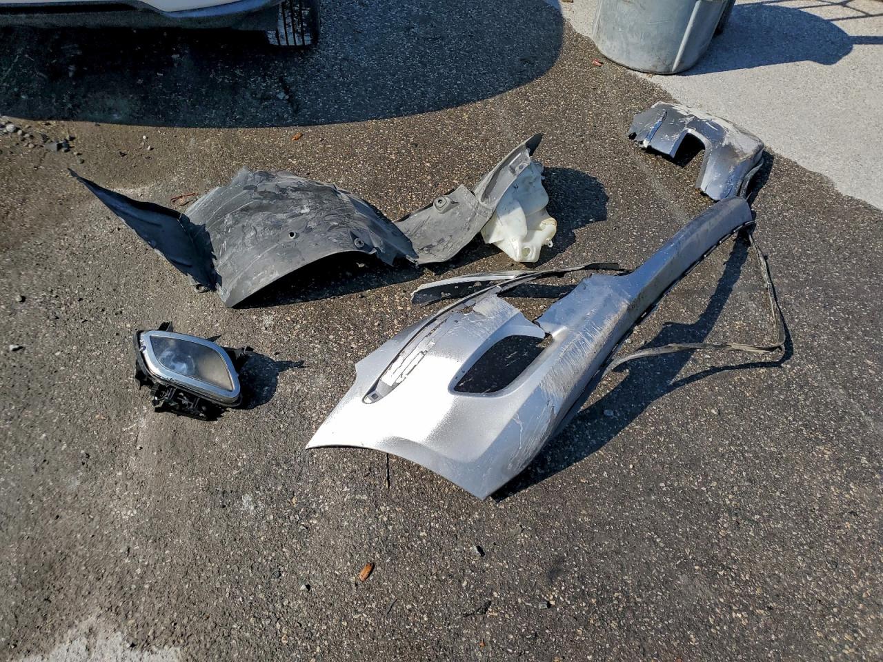 2011 Hyundai Genesis 3.8L VIN: KMHGC4DE9BU136587 Lot: 93922665